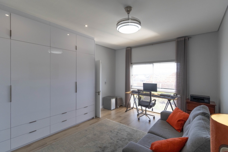 3 Bedroom Property for Sale in Somerset Lakes Western Cape